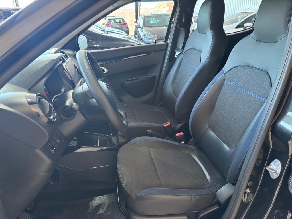 RENAULT Kwid - Miniatura