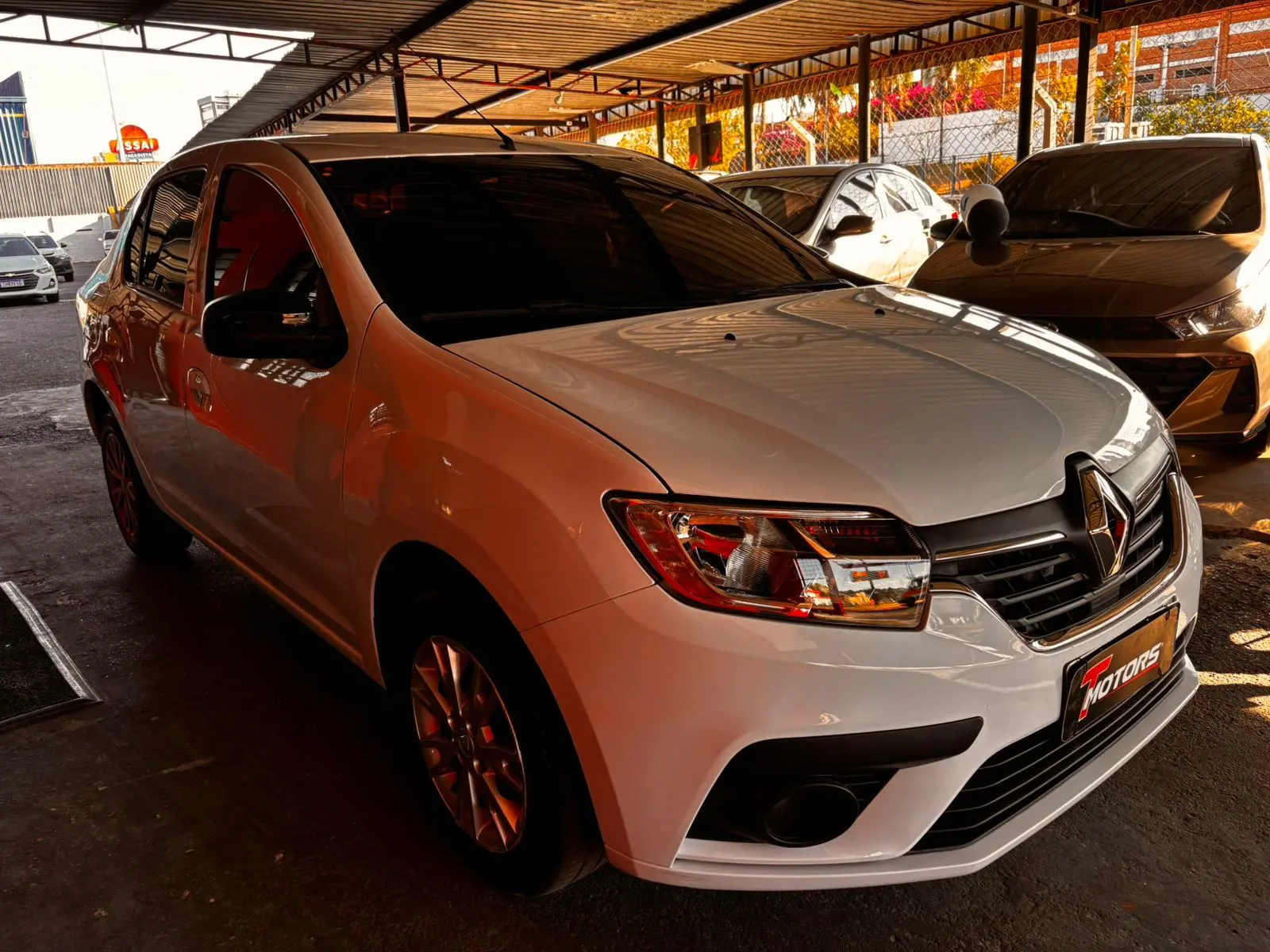 RENAULT Logan - Foto