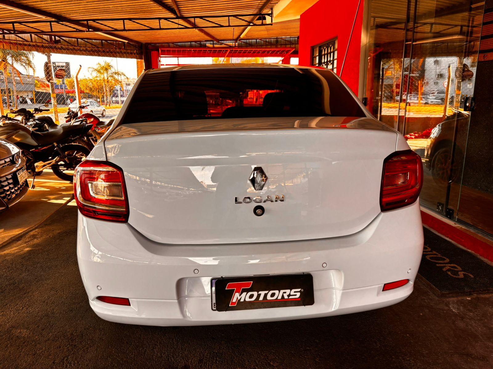 RENAULT Logan - Foto