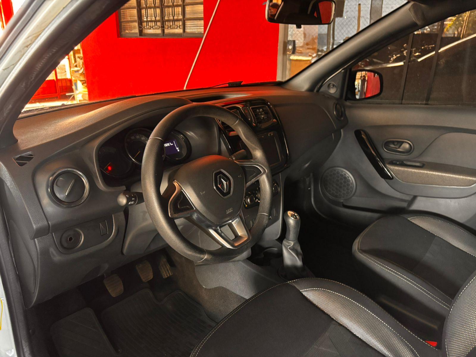 RENAULT Logan - Foto