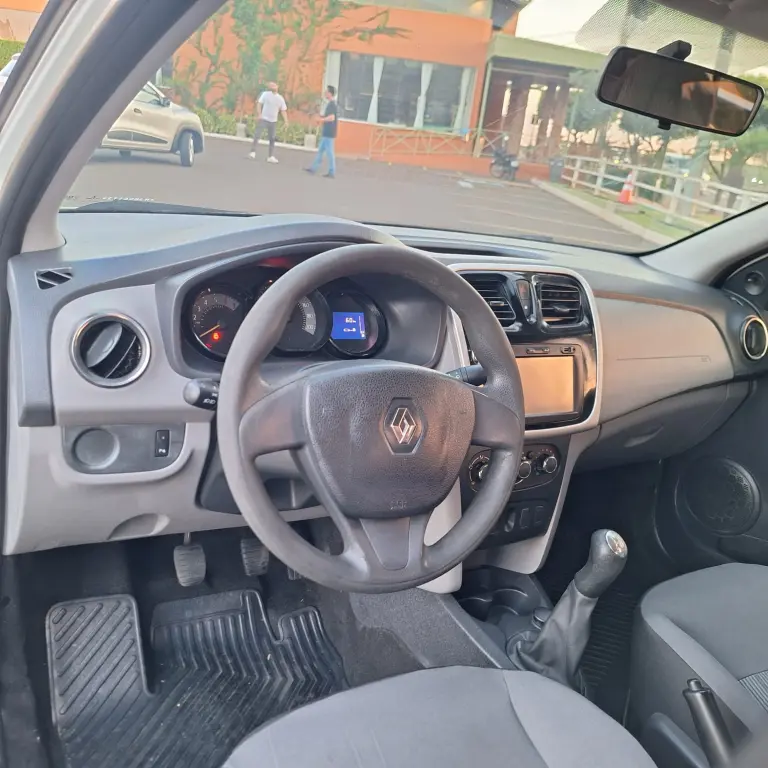 RENAULT Logan - Foto