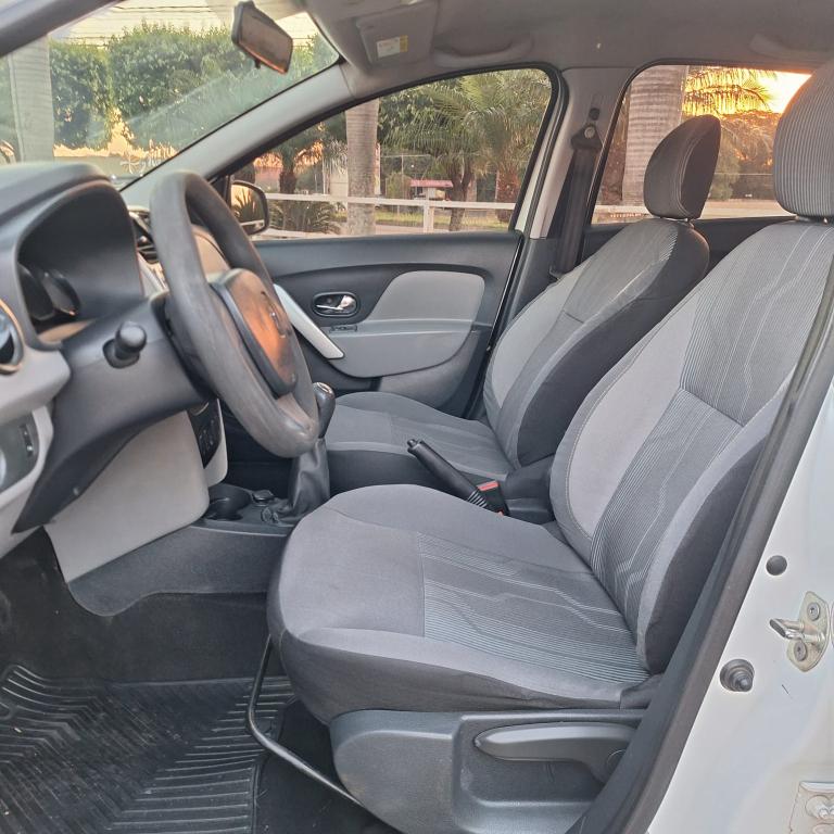 RENAULT Logan - Foto