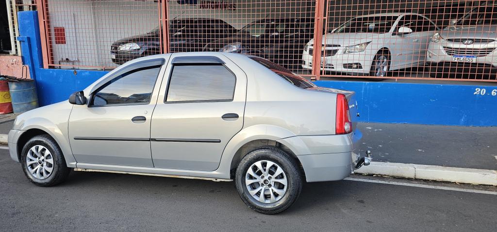 RENAULT Logan - Foto