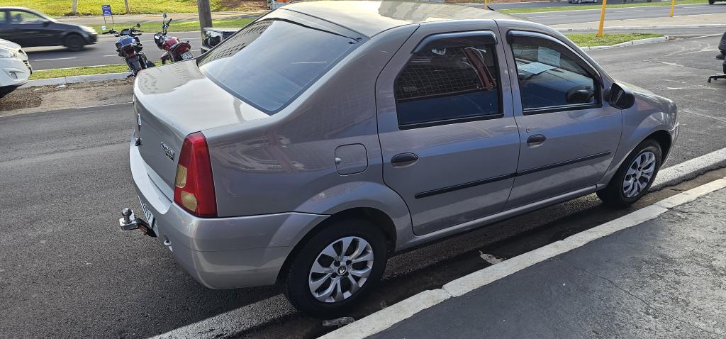 RENAULT Logan - Foto