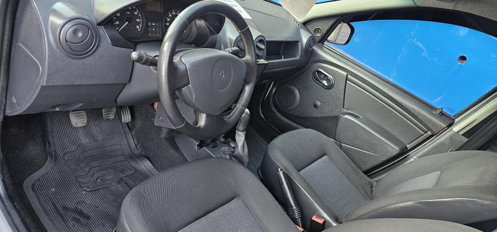 RENAULT Logan - Foto