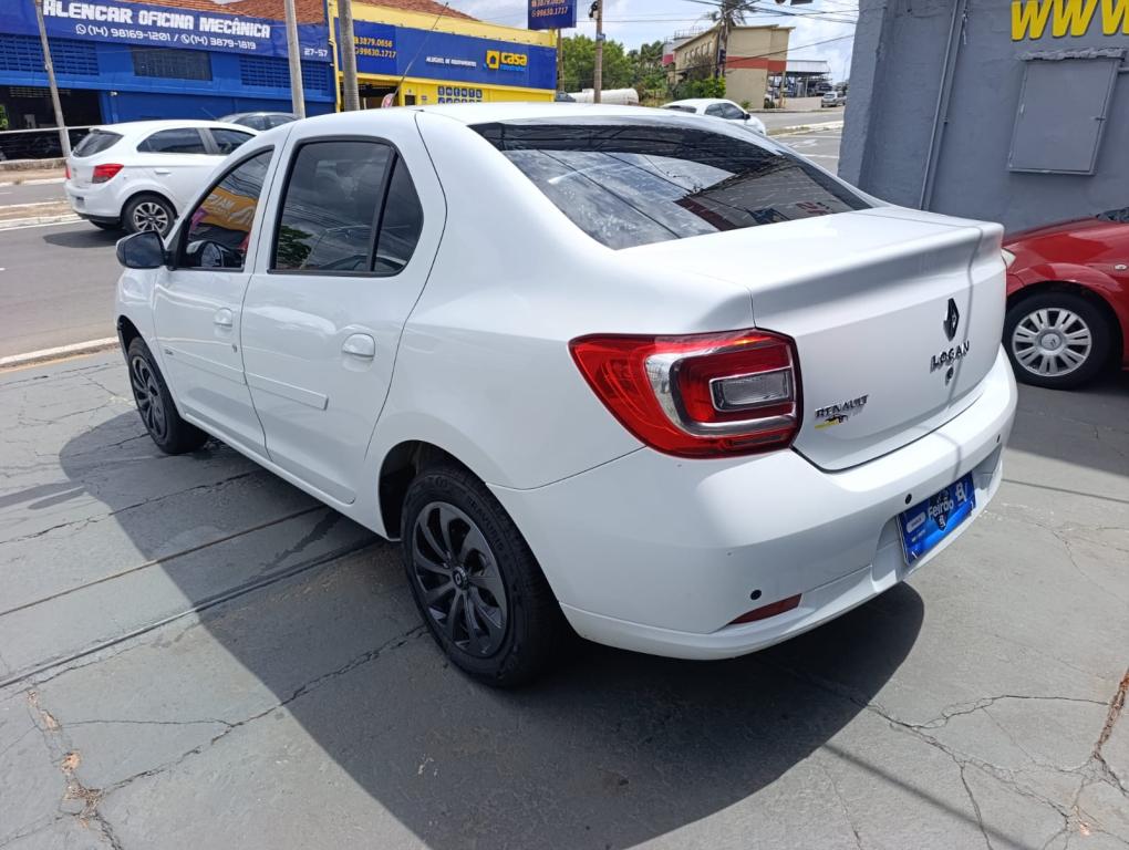 RENAULT Logan - Foto