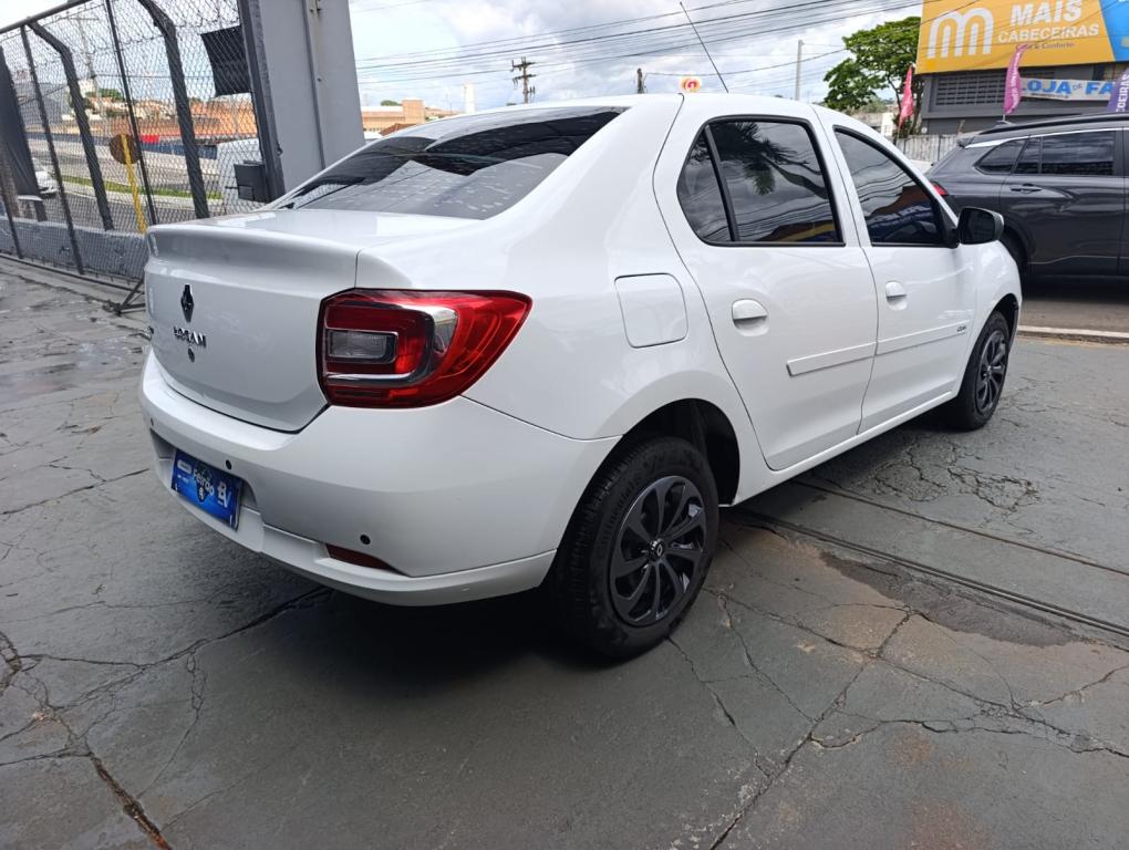 RENAULT Logan - Foto