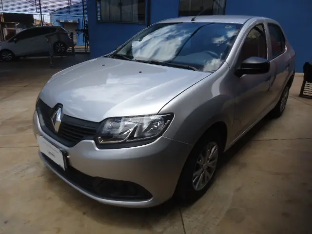 RENAULT Logan