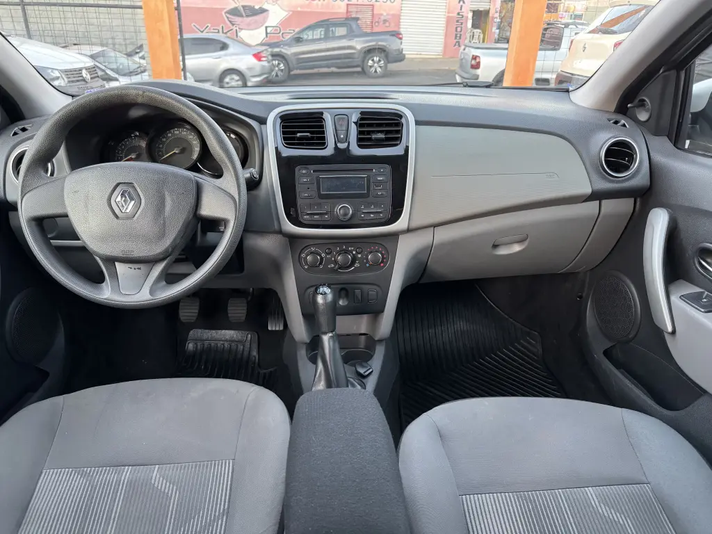 RENAULT Logan - Foto