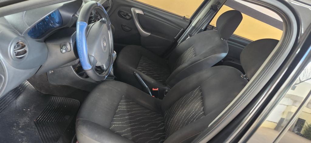 RENAULT Logan - Foto