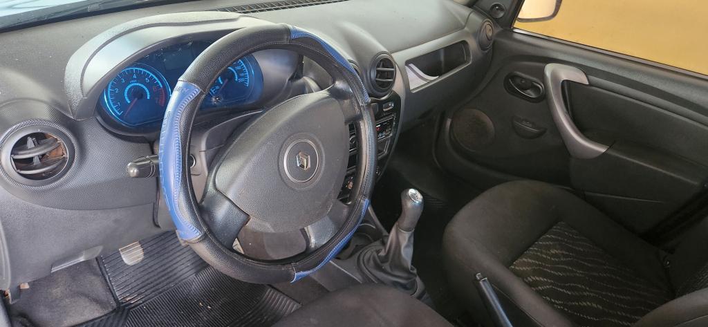 RENAULT Logan - Foto