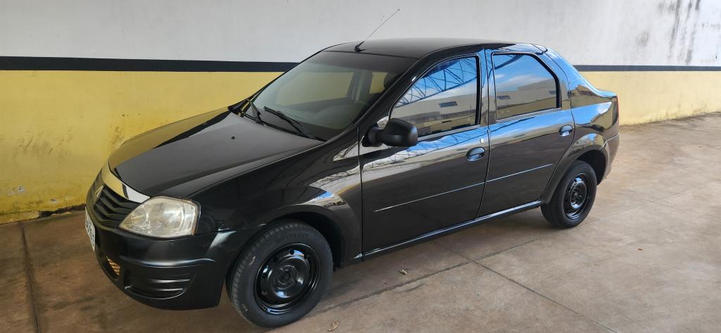 RENAULT Logan - Foto