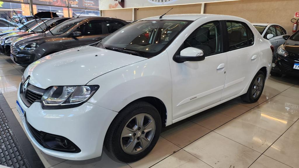 RENAULT Logan - Foto