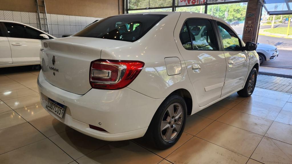 RENAULT Logan - Foto