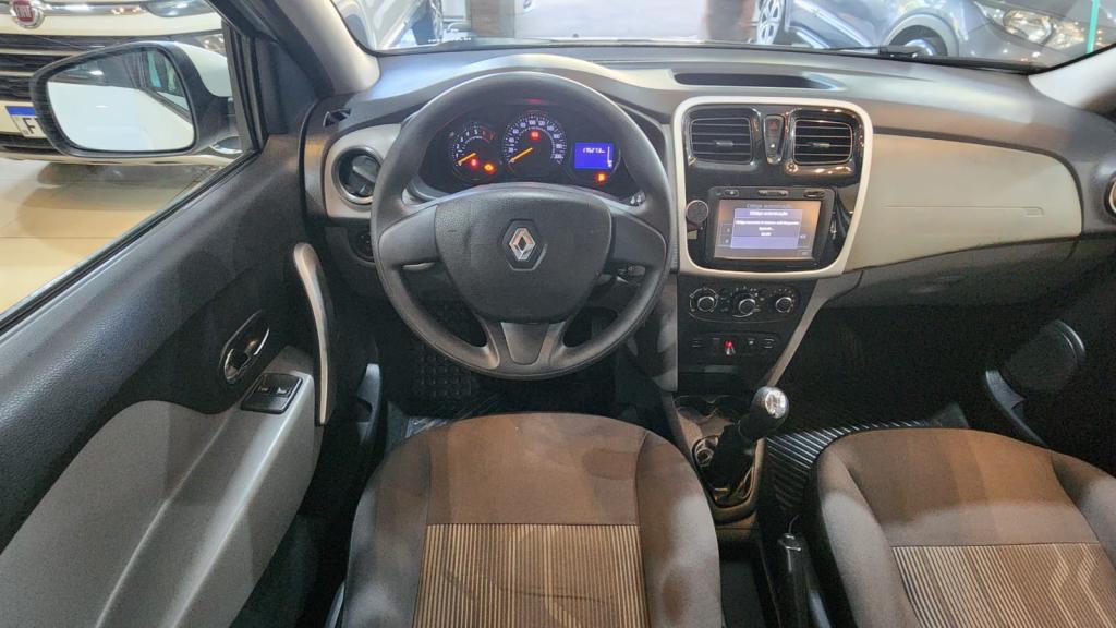 RENAULT Logan - Foto