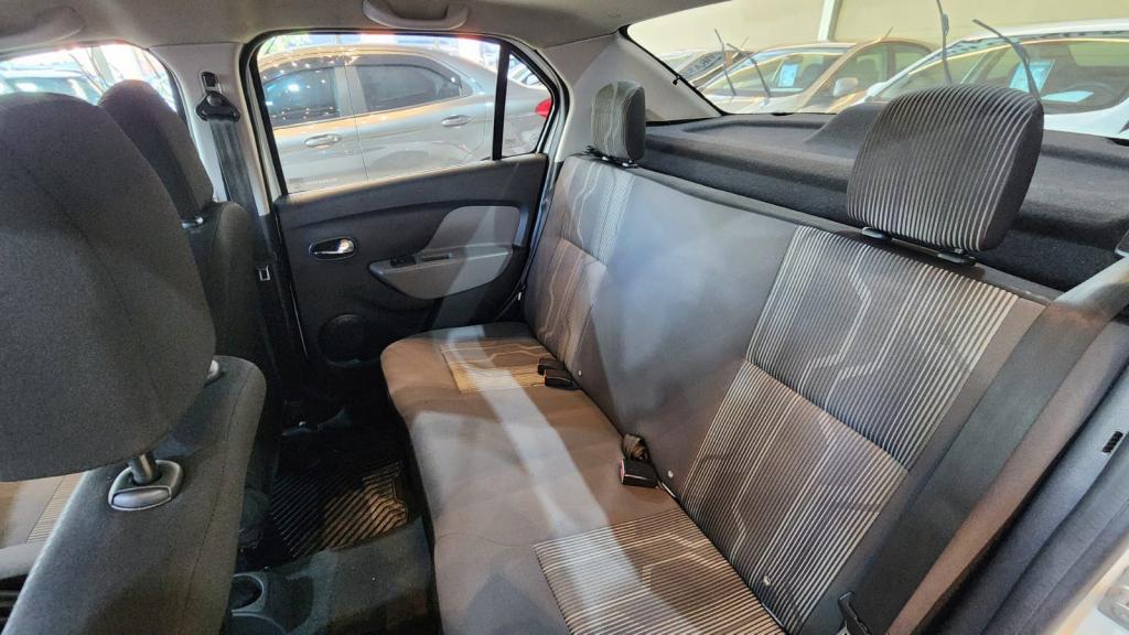 RENAULT Logan - Foto