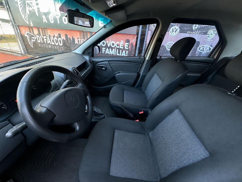 RENAULT Logan - Foto