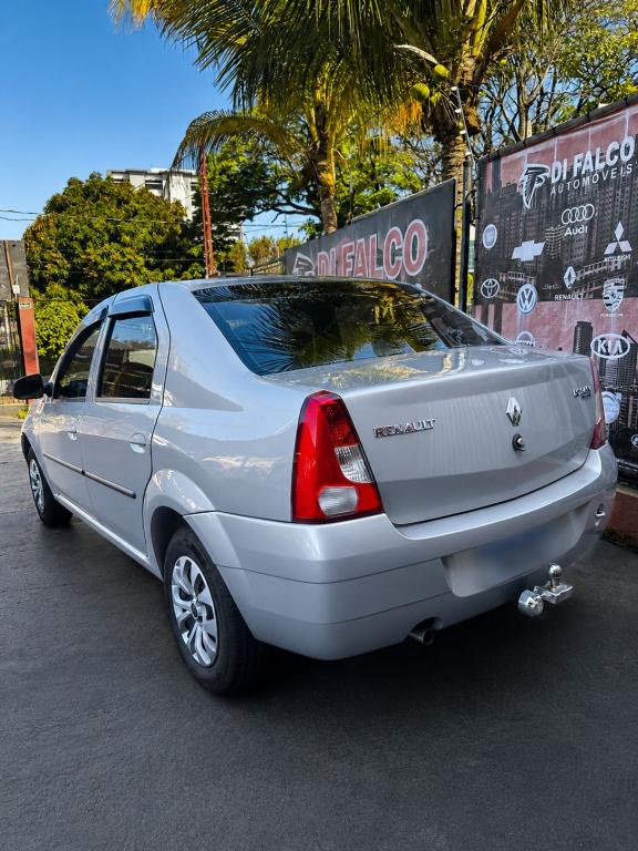 RENAULT Logan - Foto