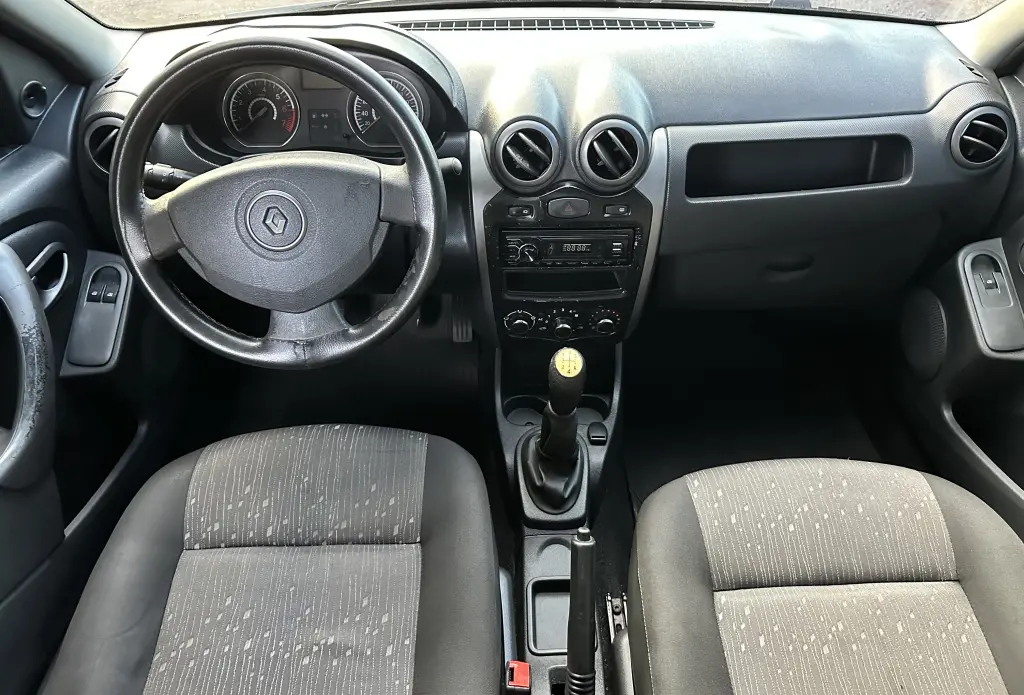 RENAULT Logan - Foto