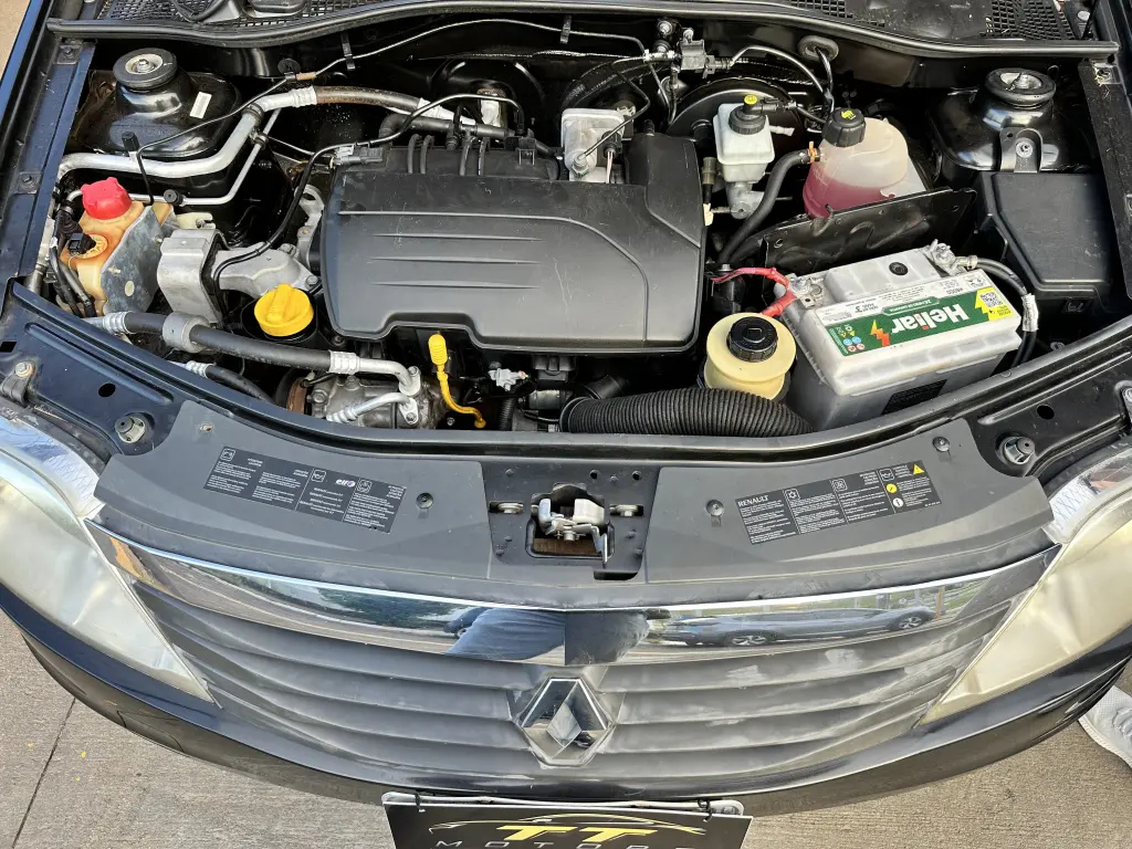 RENAULT Logan - Foto