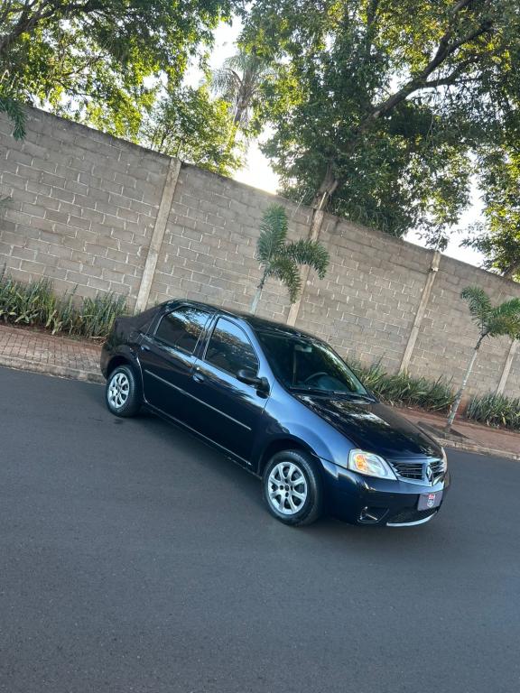 RENAULT Logan - Foto