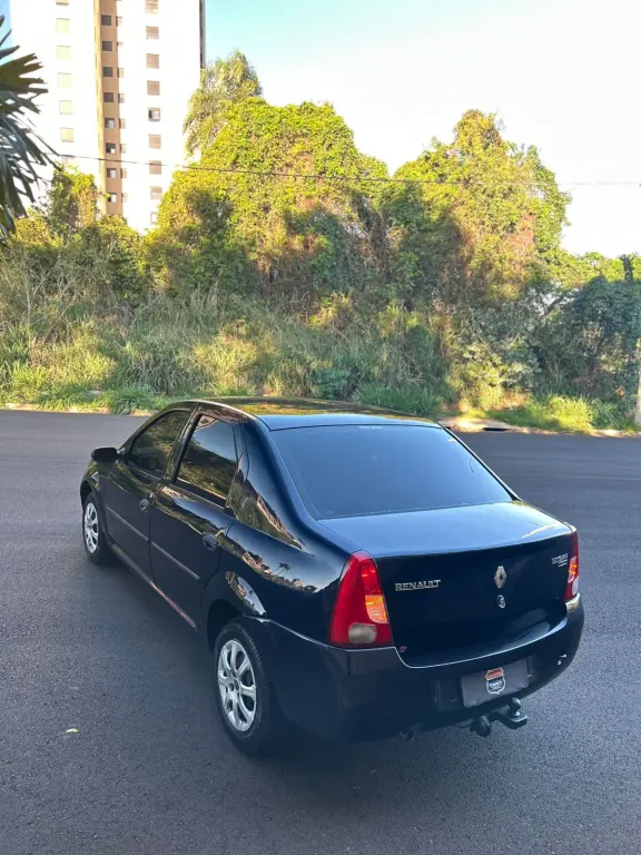 RENAULT Logan - Foto