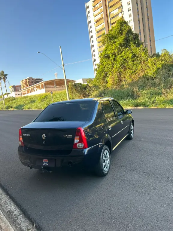 RENAULT Logan - Foto