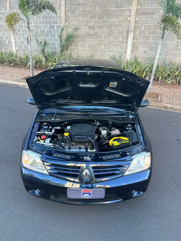 RENAULT Logan - Foto