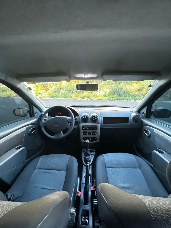 RENAULT Logan - Foto