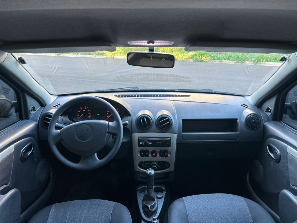 RENAULT Logan - Foto