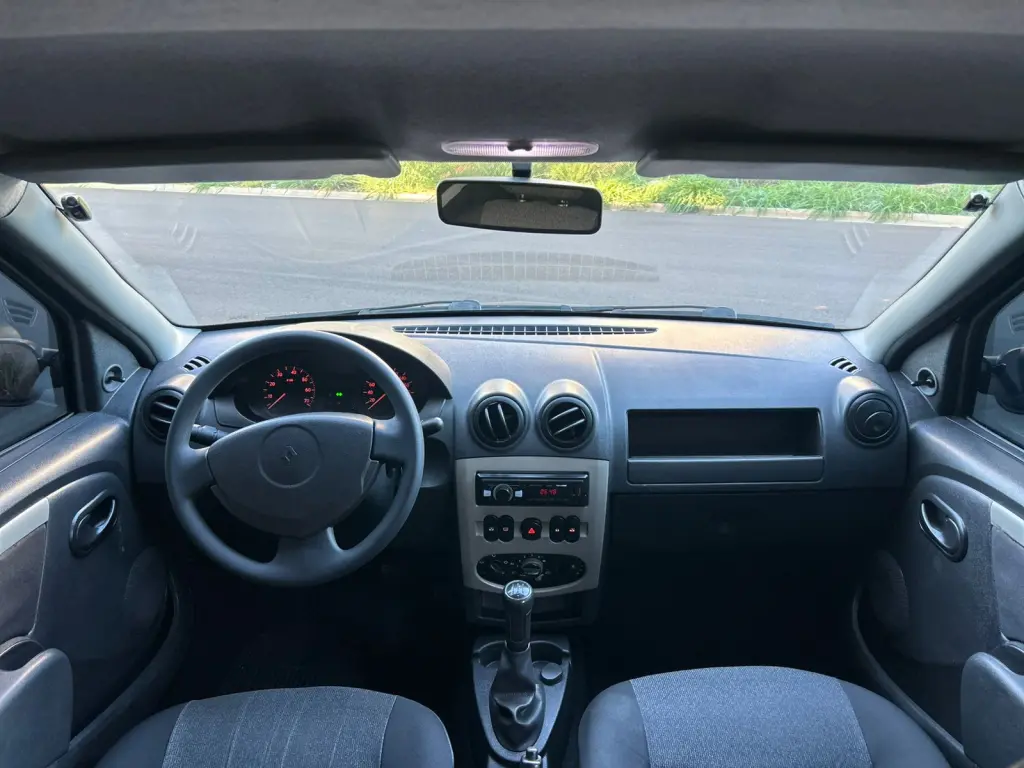 RENAULT Logan - Foto