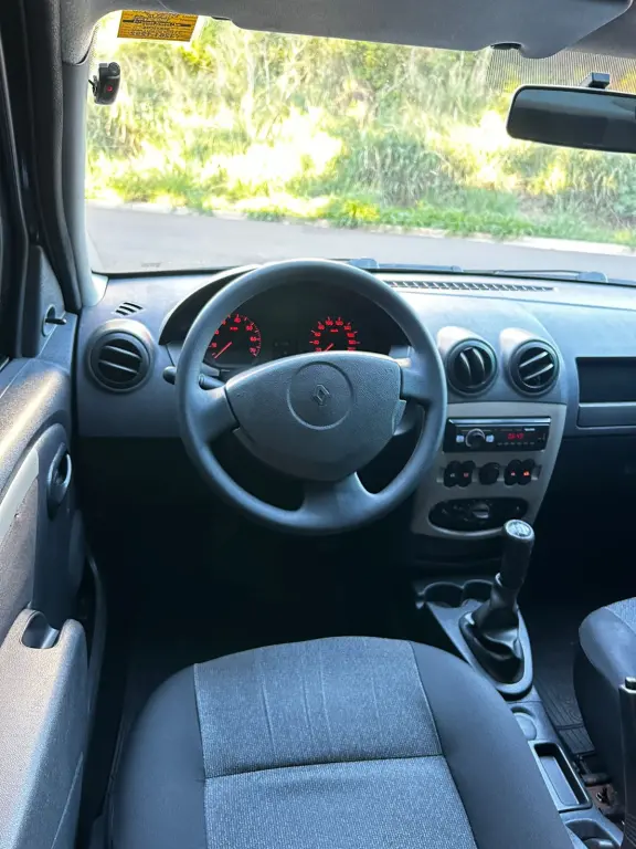 RENAULT Logan - Foto