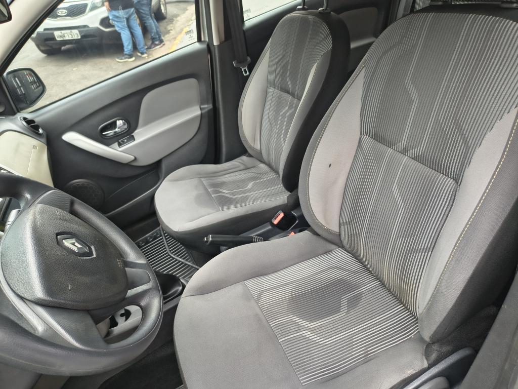 RENAULT Logan - Foto