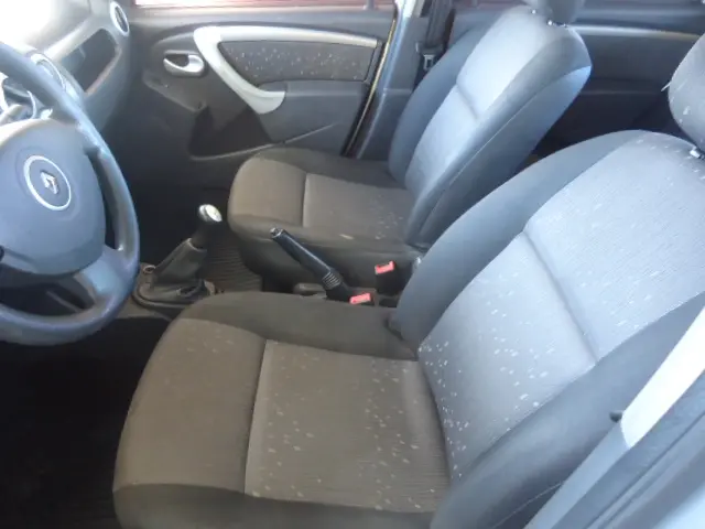 RENAULT Logan - Foto