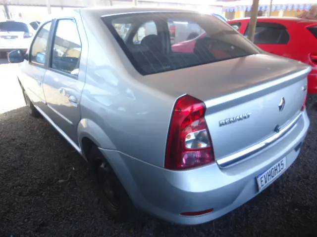 RENAULT Logan - Foto