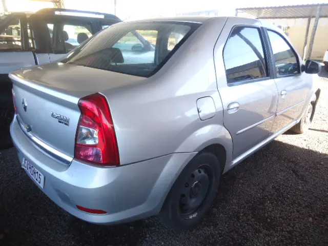 RENAULT Logan - Foto