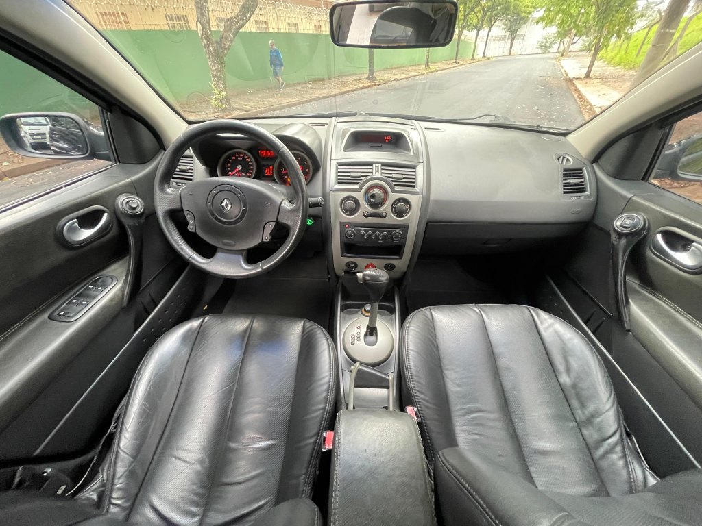 RENAULT Megane Grand Tour - Foto