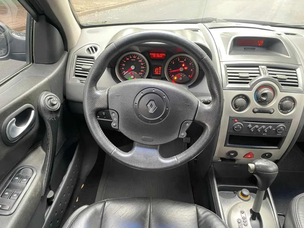 RENAULT Megane Grand Tour - Foto