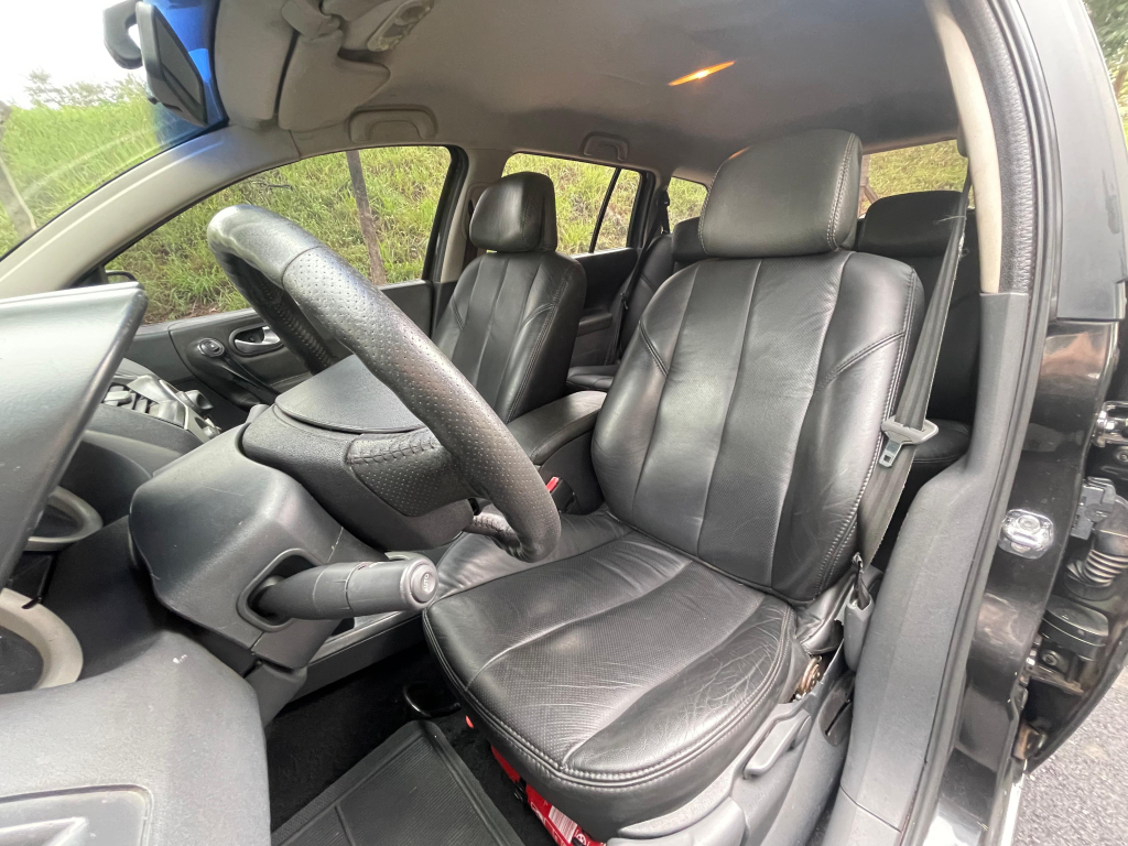 RENAULT Megane Grand Tour - Foto