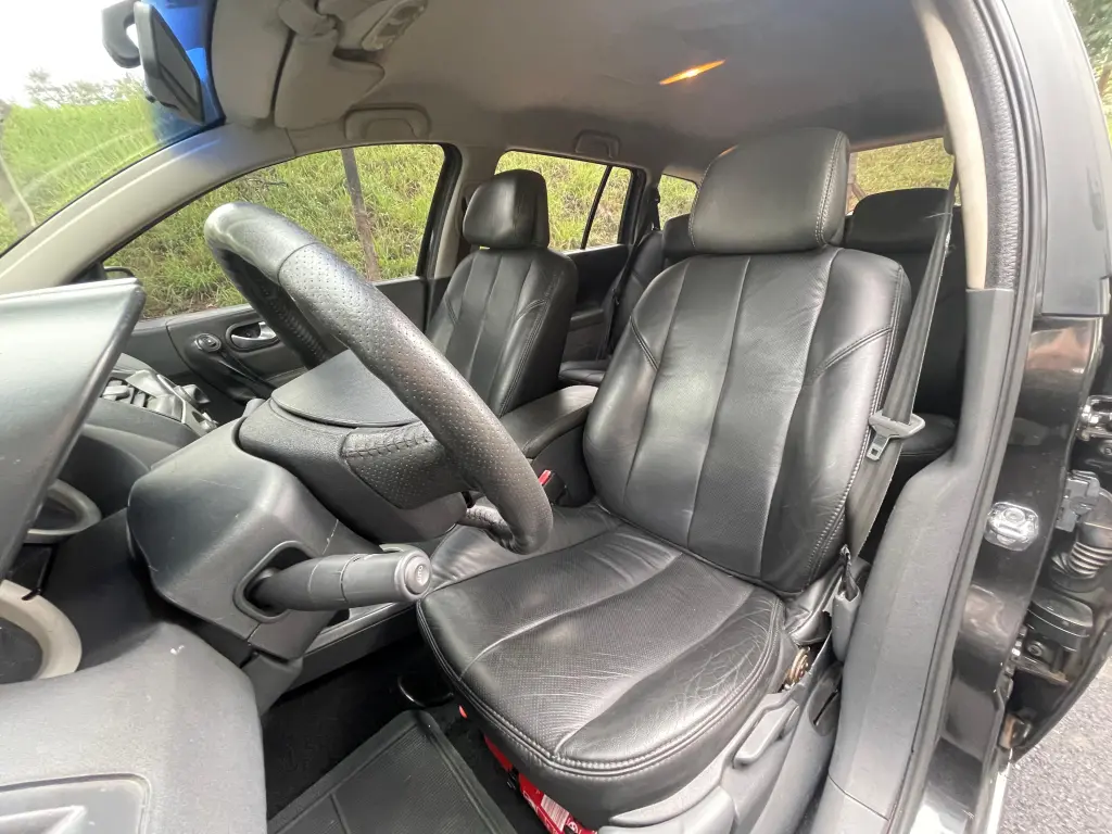 RENAULT Megane Grand Tour - Foto