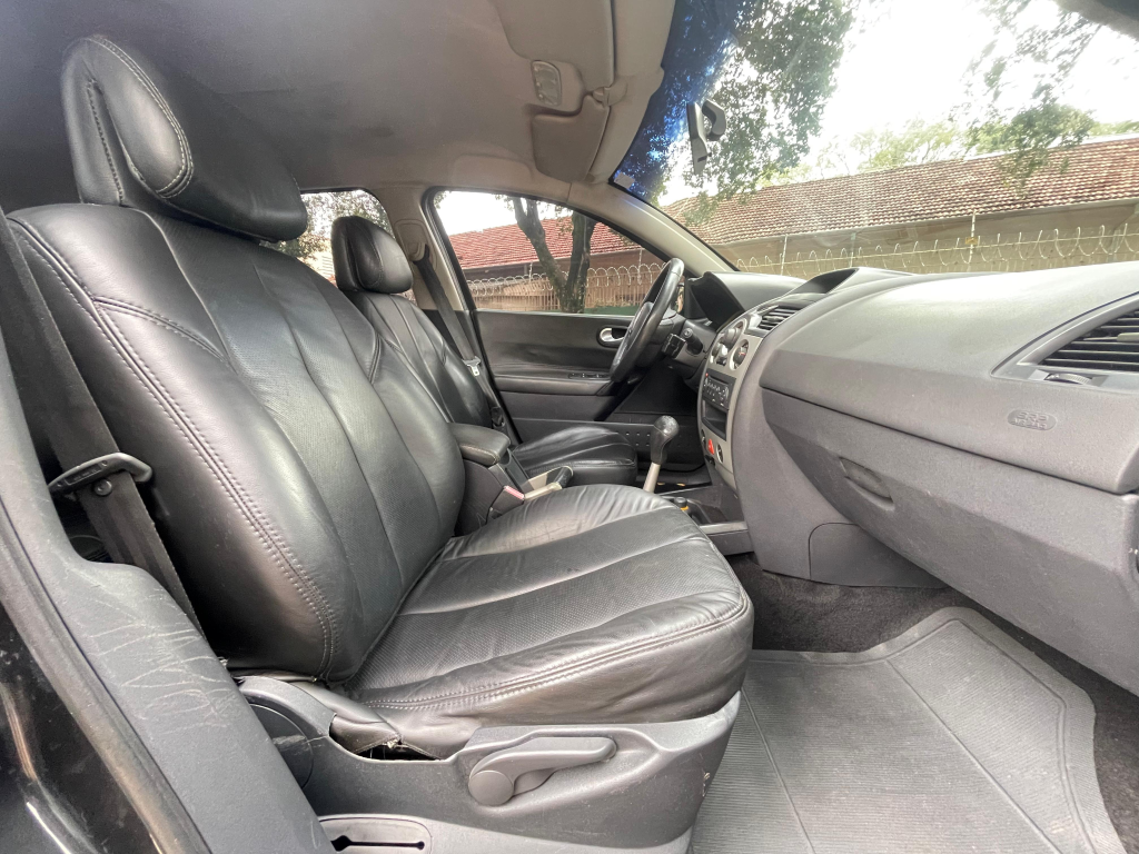RENAULT Megane Grand Tour - Foto