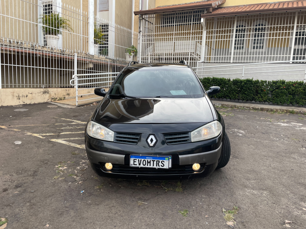 RENAULT Megane Grand Tour - Foto