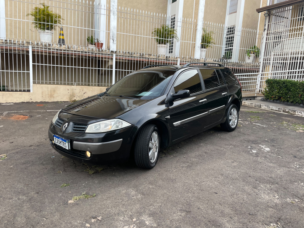 RENAULT Megane Grand Tour - Foto