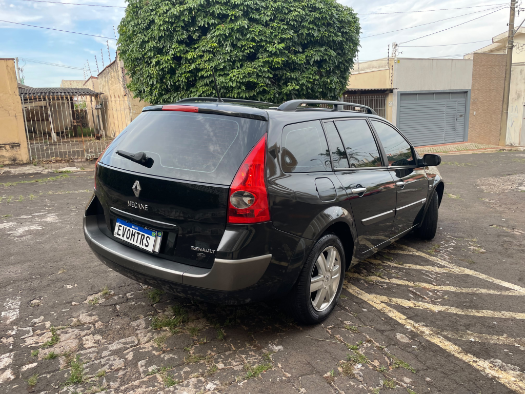 RENAULT Megane Grand Tour - Foto