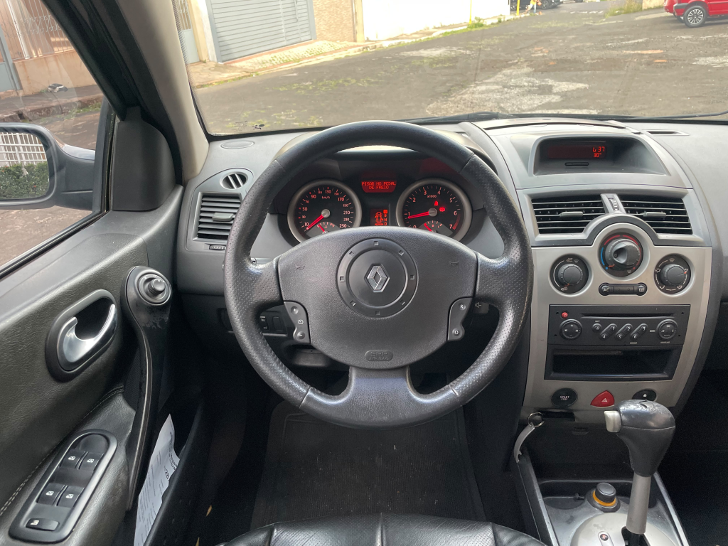 RENAULT Megane Grand Tour - Foto