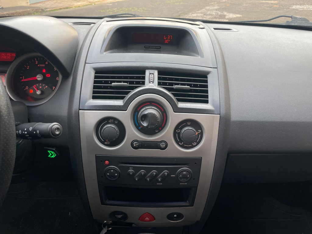 RENAULT Megane Grand Tour - Foto