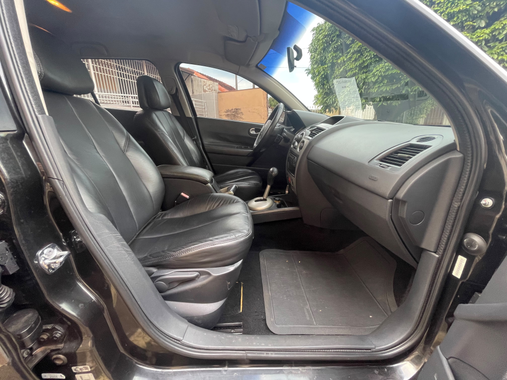 RENAULT Megane Grand Tour - Foto