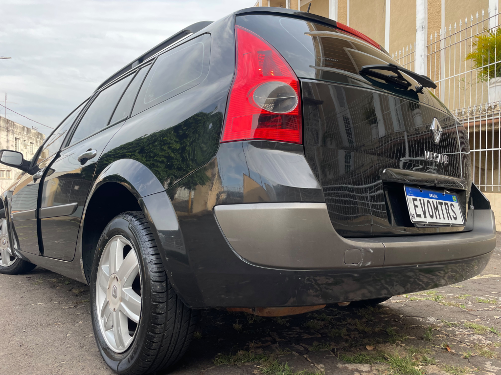 RENAULT Megane Grand Tour - Foto