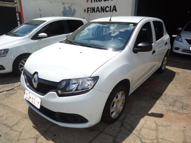 RENAULT Sandero - Foto