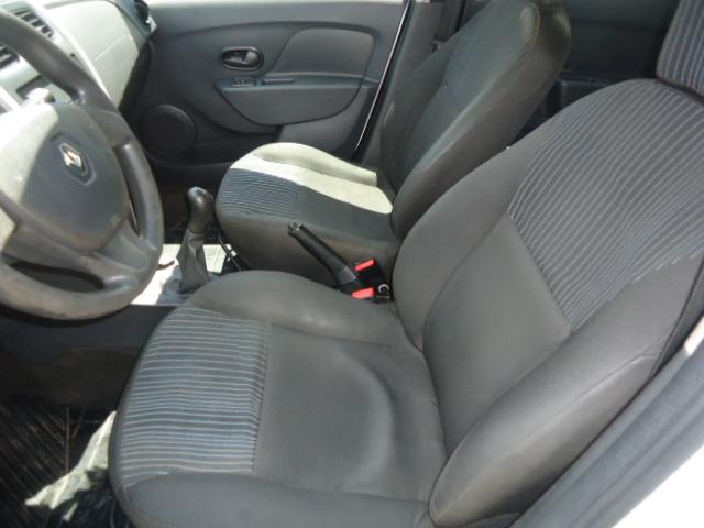 RENAULT Sandero - Foto